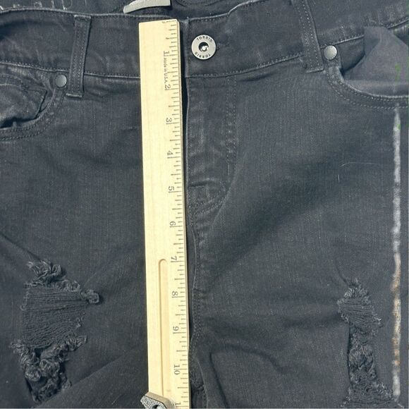 Torrid Womens Bombshell Skinny Jeans Size 18 SHORT Black Distressed - Picture 8 of 11